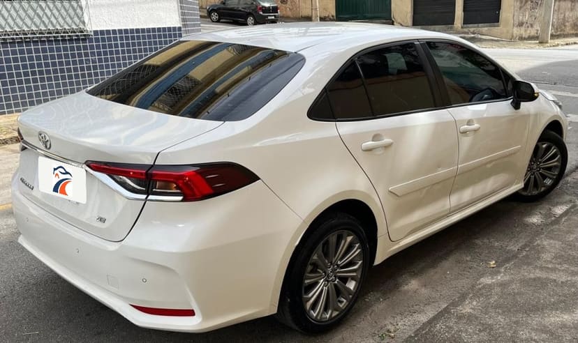 Toyota Corolla 2023/2023, traseira em ângulo